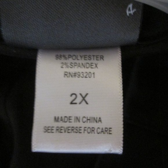 DOTS Black Button-Down Tunic with Belt 2X - Picture 6 of 6